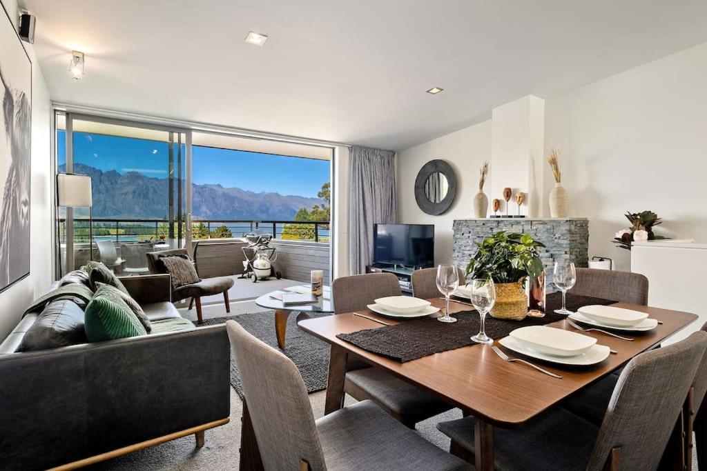 Toru - Eclectic Apartment With Delightful Lake Views Queenstown Kültér fotó
